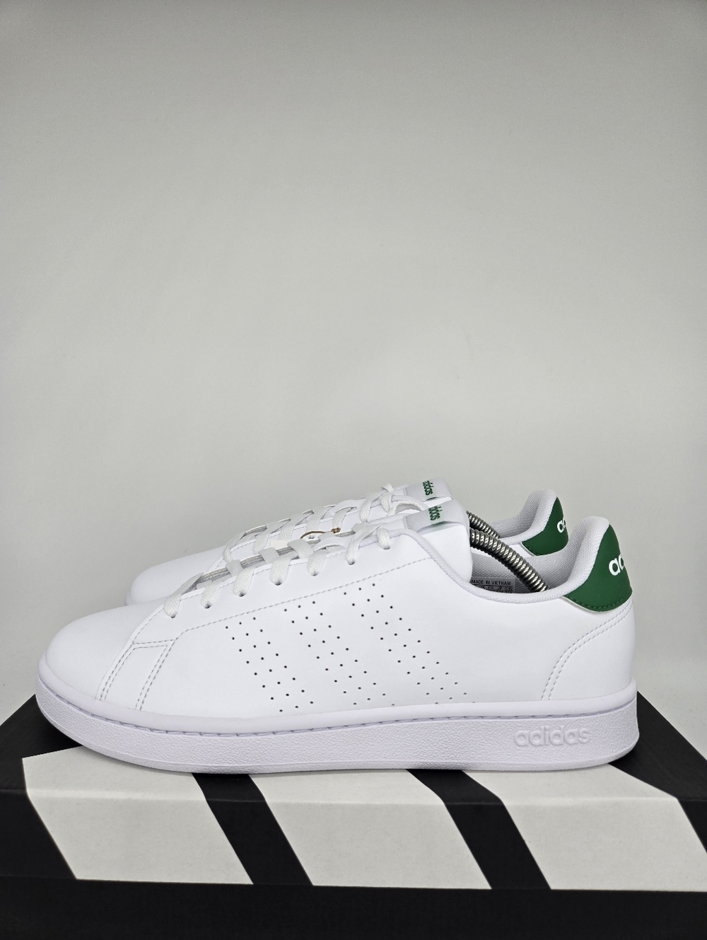 adidas Men's Advantage GZ5300 Cloud White Green Tennis Shoes Size 11 New
